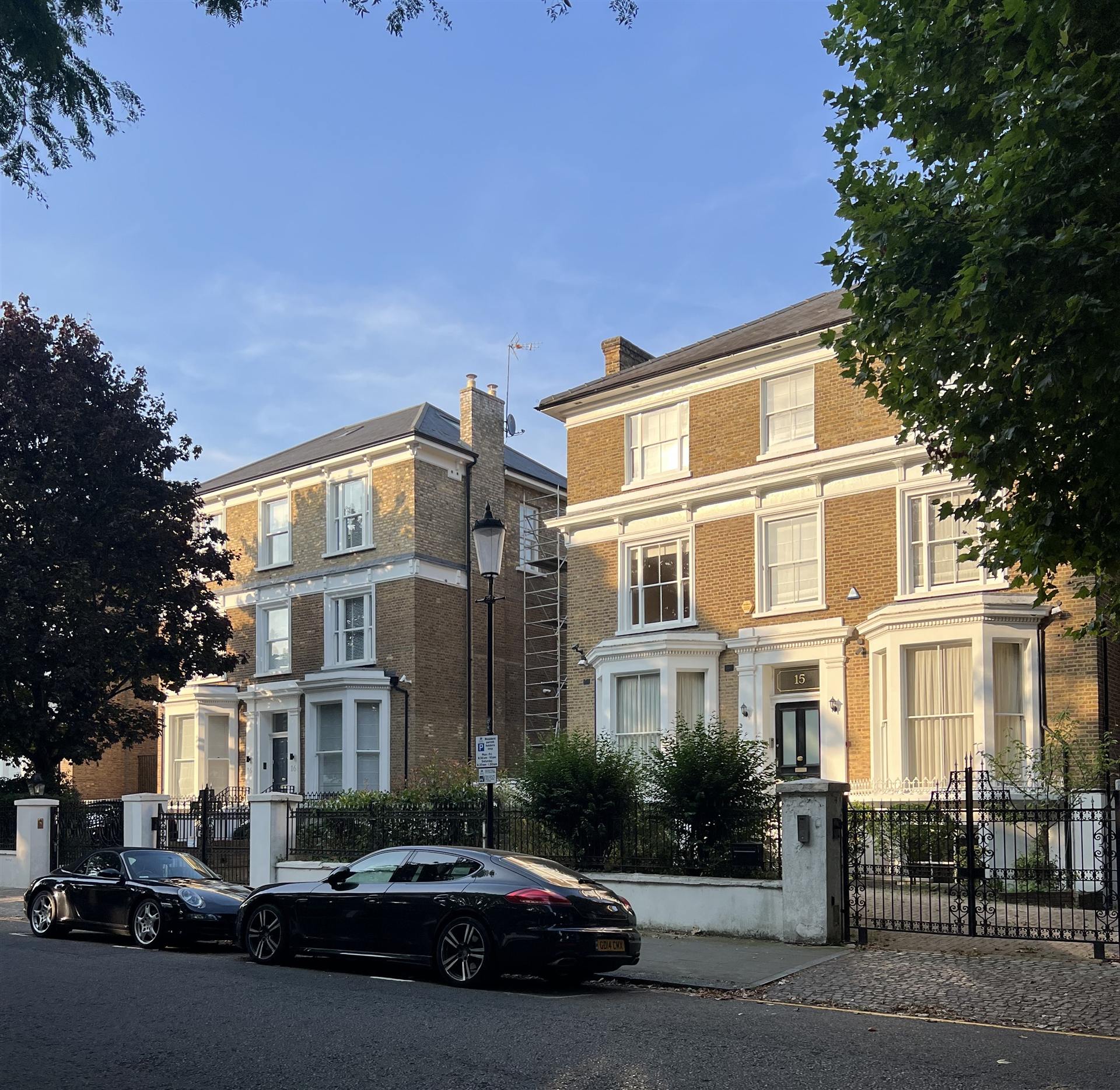 Villa frontages in Holland Park, W8